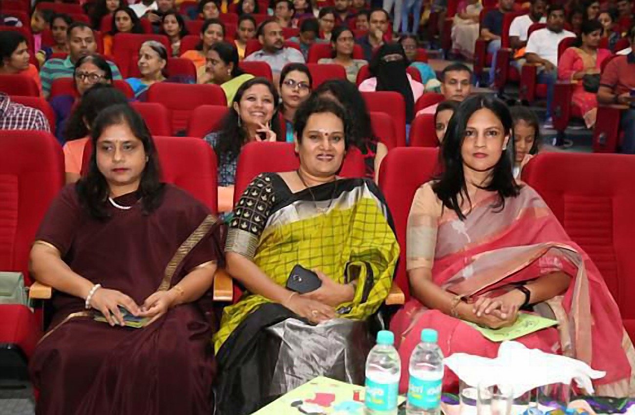 A hall of parents at the Little Elly session with Dr. Rinku on the panel